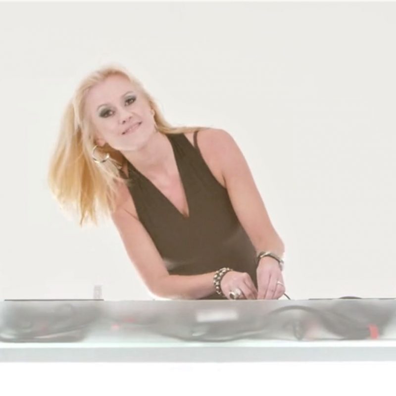 Djane Vic (2) Djane Vic (2)